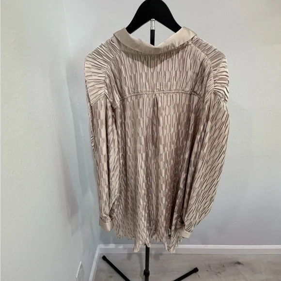 PrettyLittleThing Pleated Satin Shirt in Taupe - Picture 2 of 3